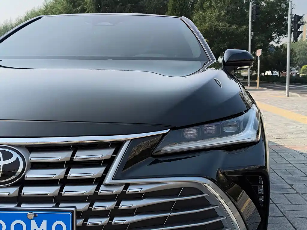 TOYOTA AVALON 2025