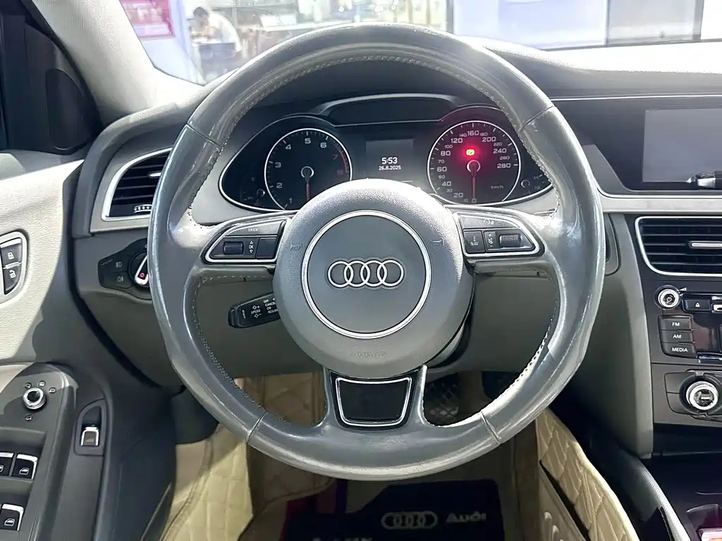 AUDI A4L 2015