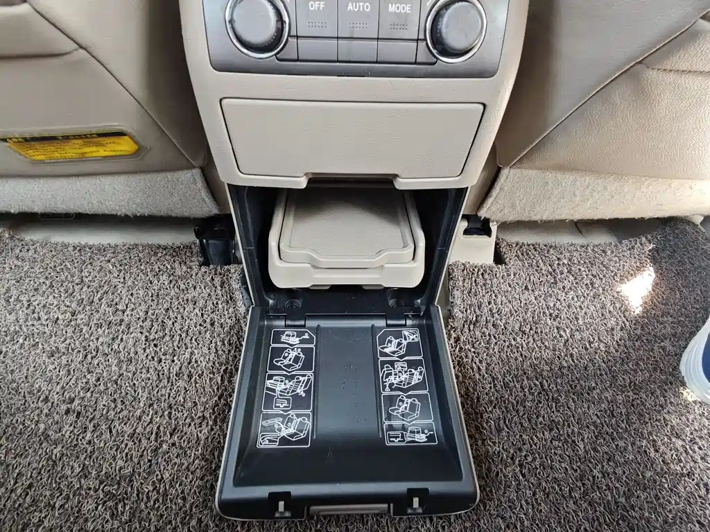 TOYOTA HIGHLANDER 2011