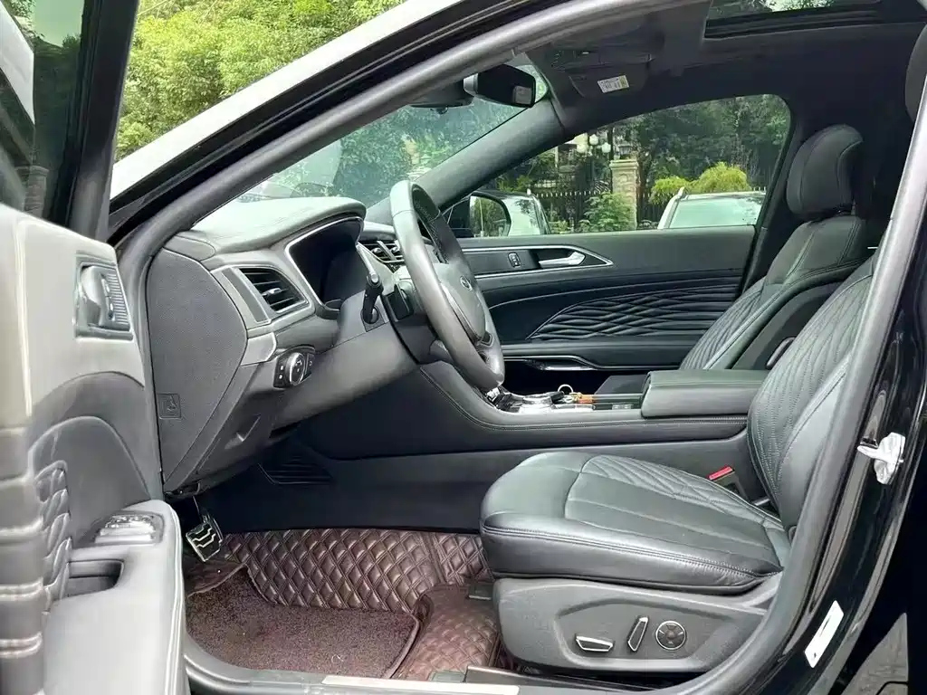 FORD TAURUS 2019