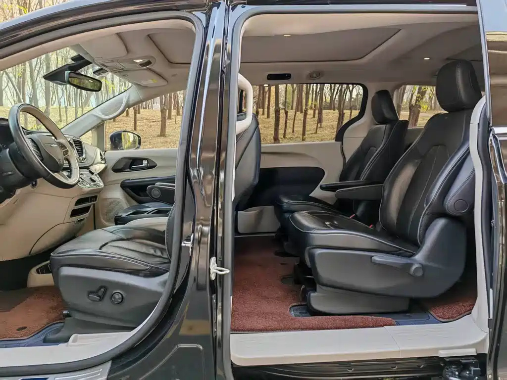 CHRYSLER BIG 捷龙PHEV IMPO 2020