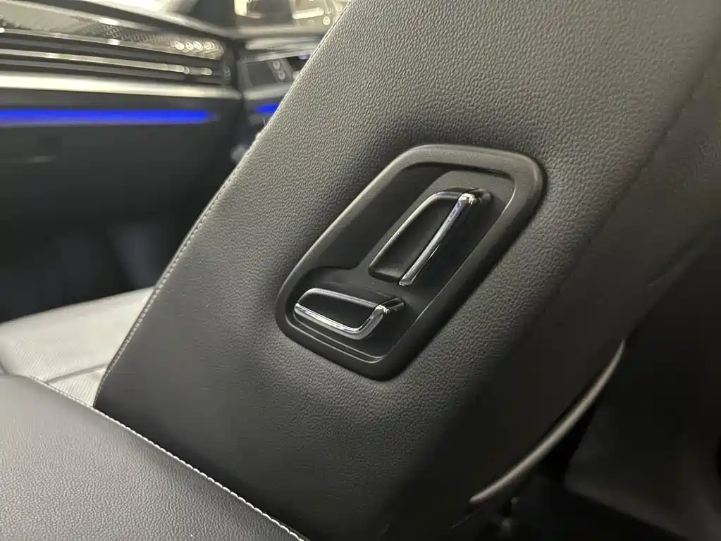 VOLKSWAGEN PASSAT 2024