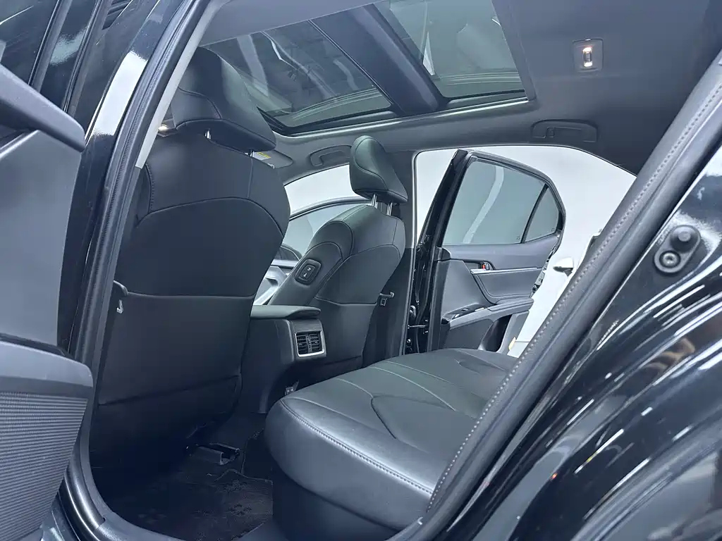 TOYOTA CAMRY 2023