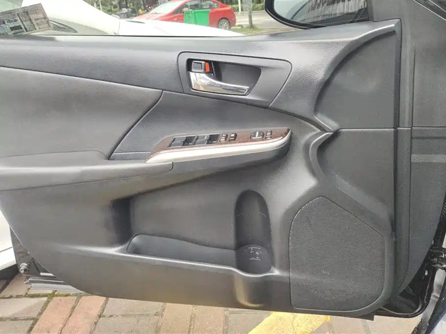 TOYOTA CAMRY 2016