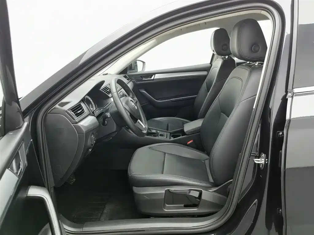 SKODA SUPERB 2018