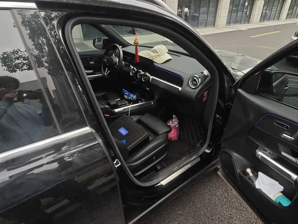 MERCEDES BENZ GLB 2021