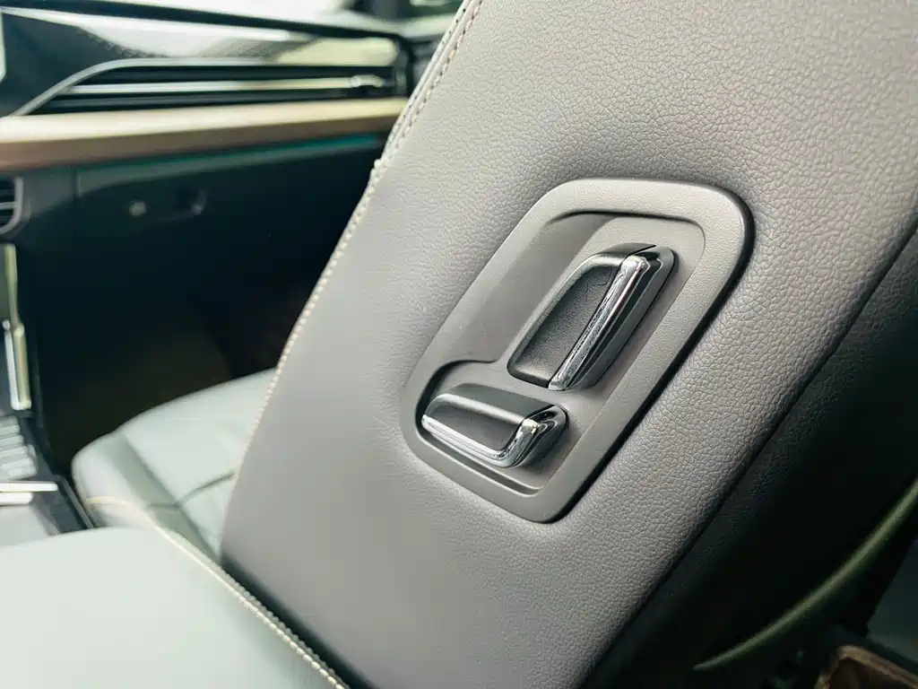 VOLKSWAGEN PASSAT 2020