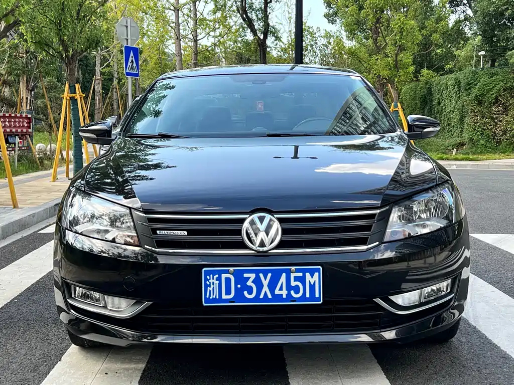 VOLKSWAGEN PASSAT 2014