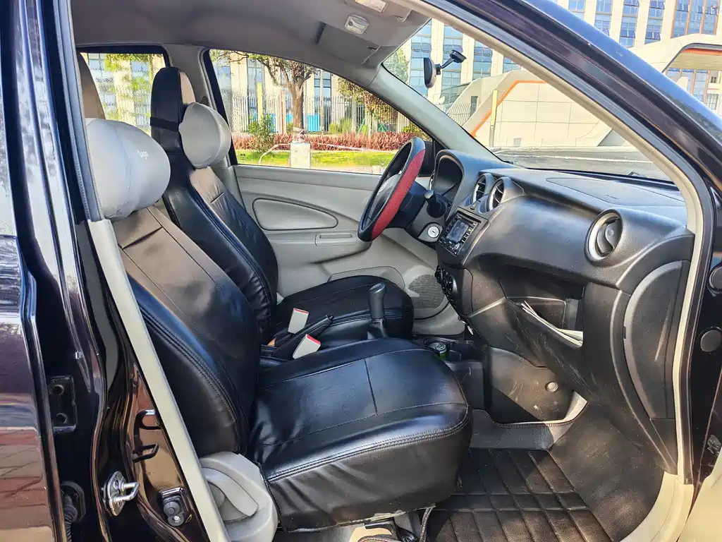 VENUCIA R30 2014