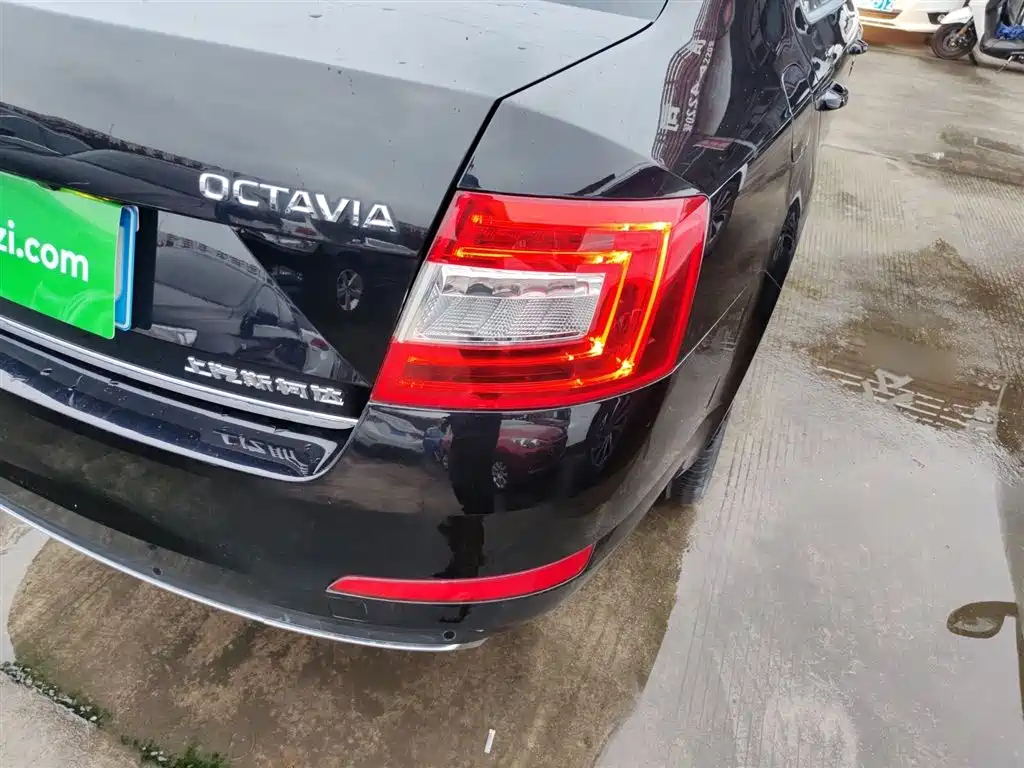 SKODA OCTAVIA 2017