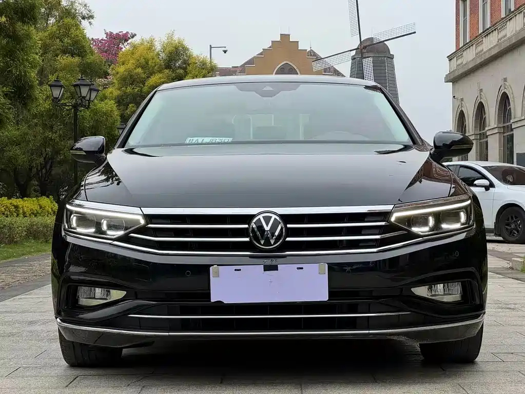 VOLKSWAGEN MAGOTAN 2021