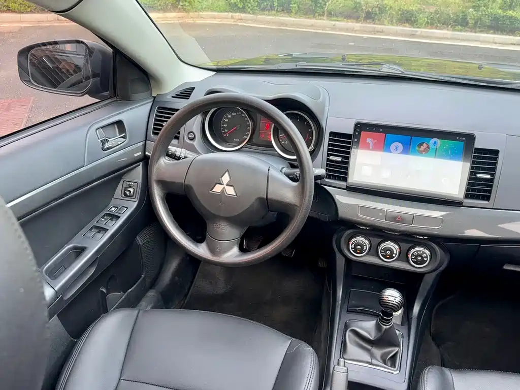 MITSUBISHI LANCER EX 2014