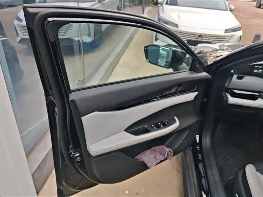 CHANGAN UNI-V SMART IDD 2024