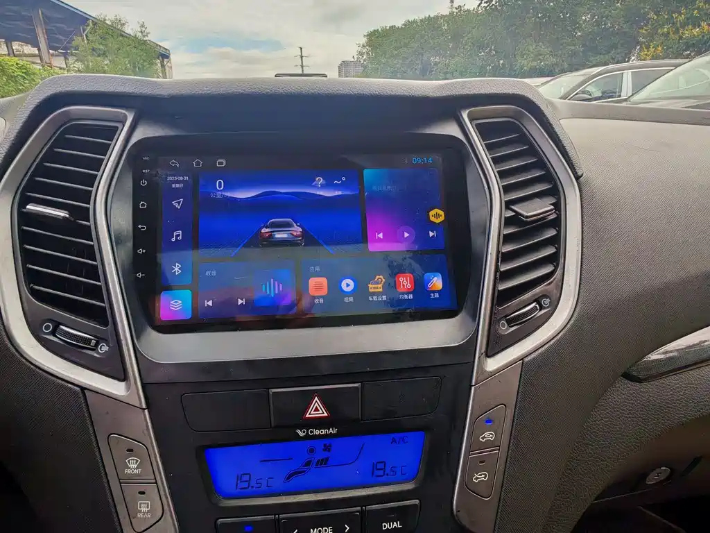 HYUNDAI SANTAFE 2013