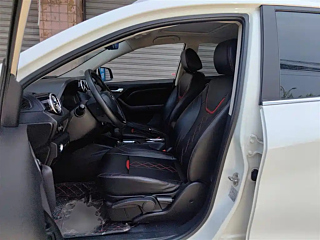 SOUEAST DX3  2018 YEAR 1.5T CVT PREMIUM 2018