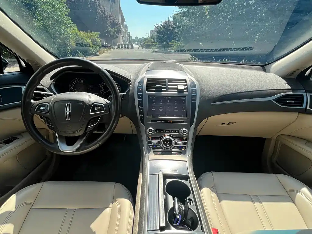 LINCOLN MKZ 2019