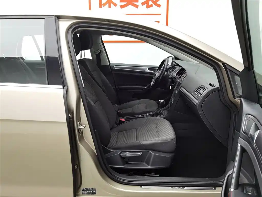 VOLKSWAGEN GOLF 2017