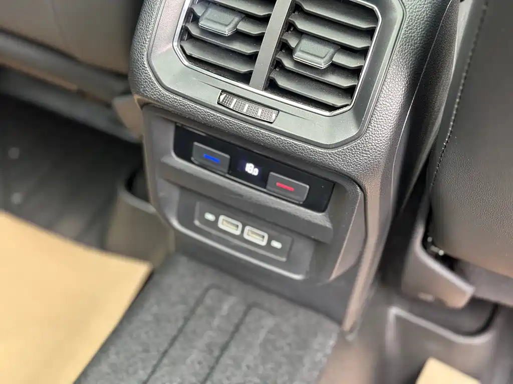 VOLKSWAGEN TIGUAN L 2021