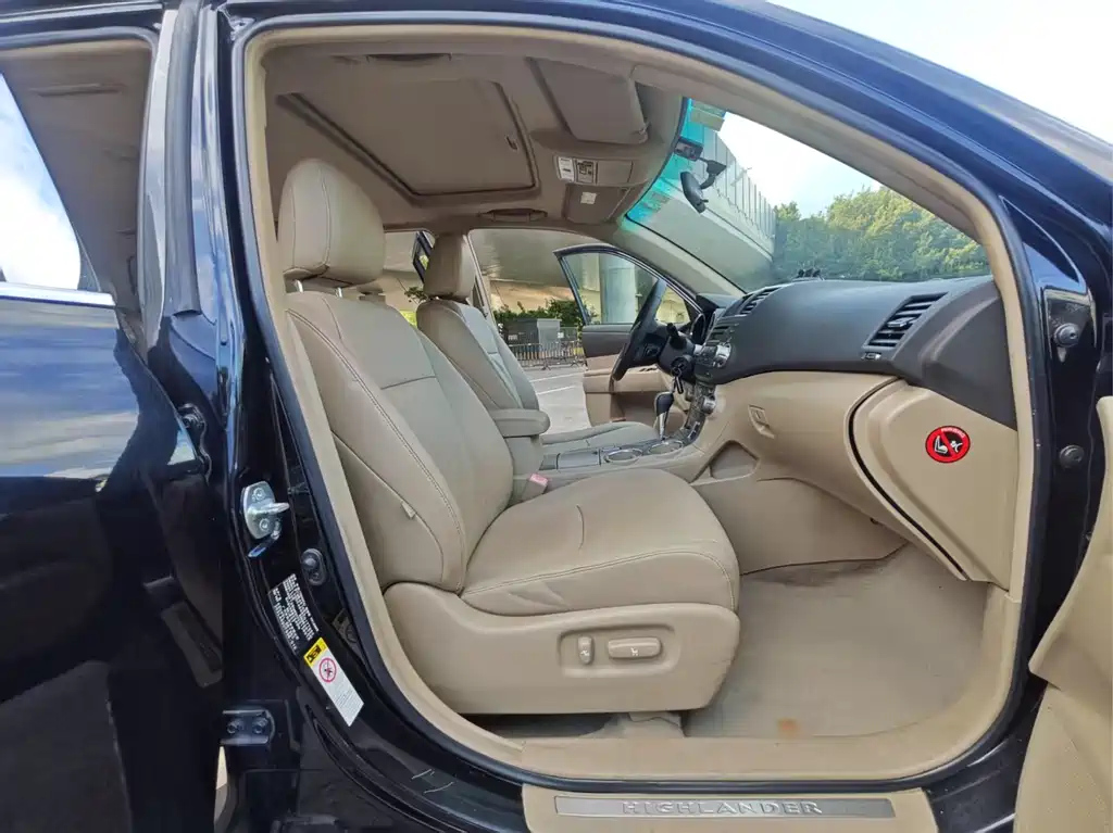 TOYOTA HIGHLANDER 2012