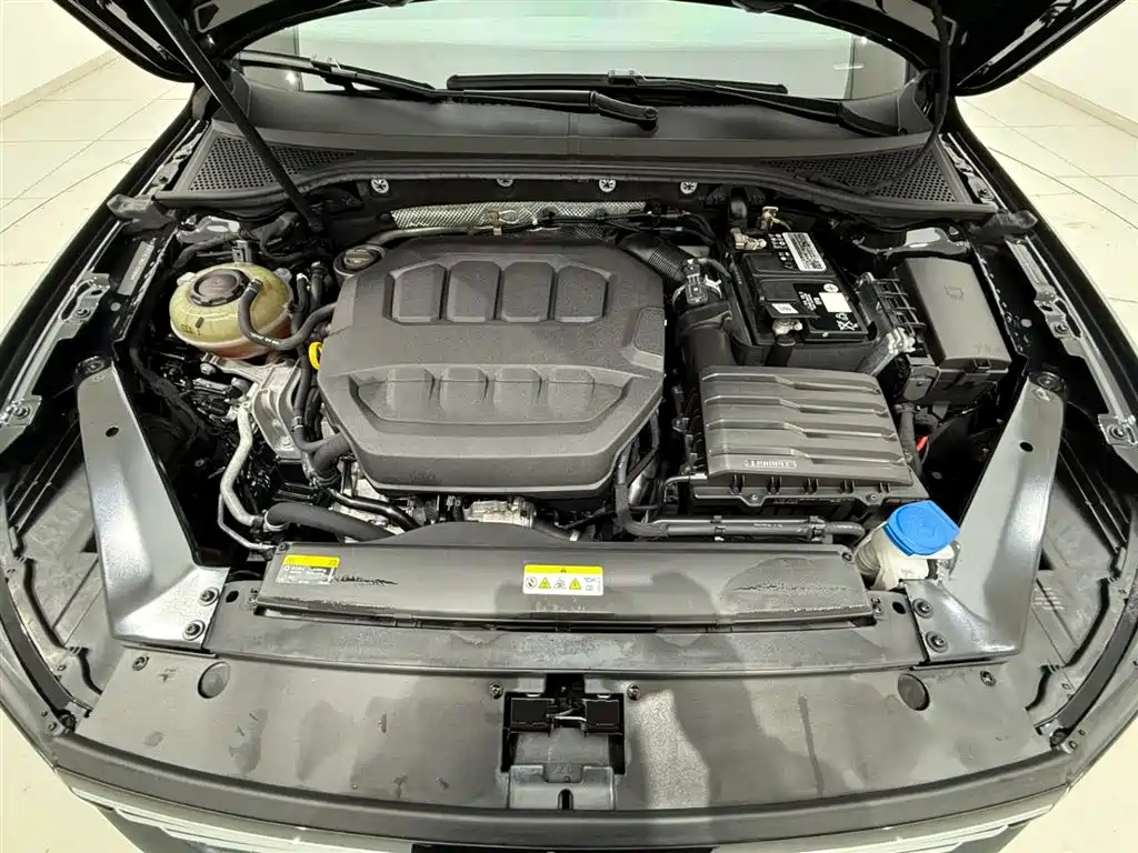 VOLKSWAGEN MAGOTAN 2023