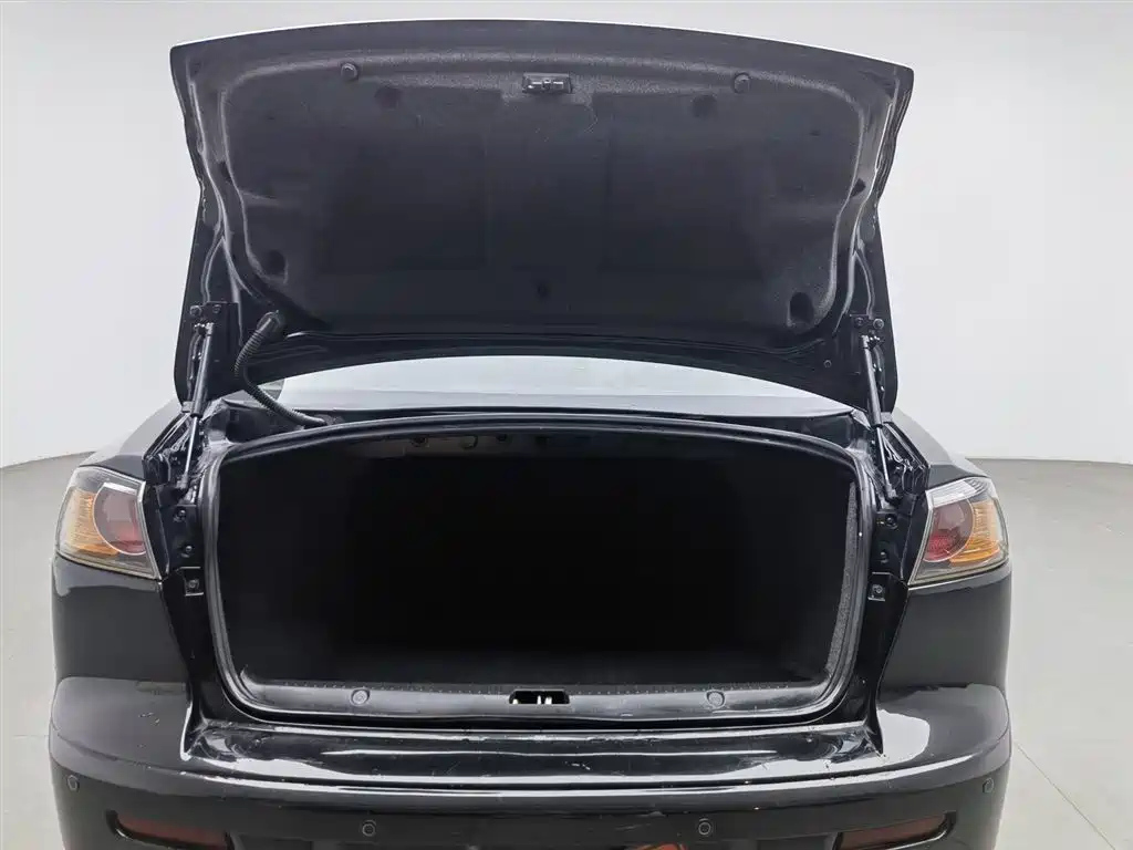 MITSUBISHI LANCER EX 2014