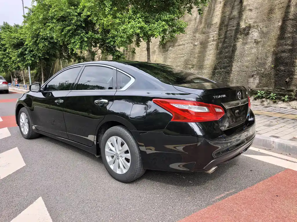NISSAN TEANA 2018
