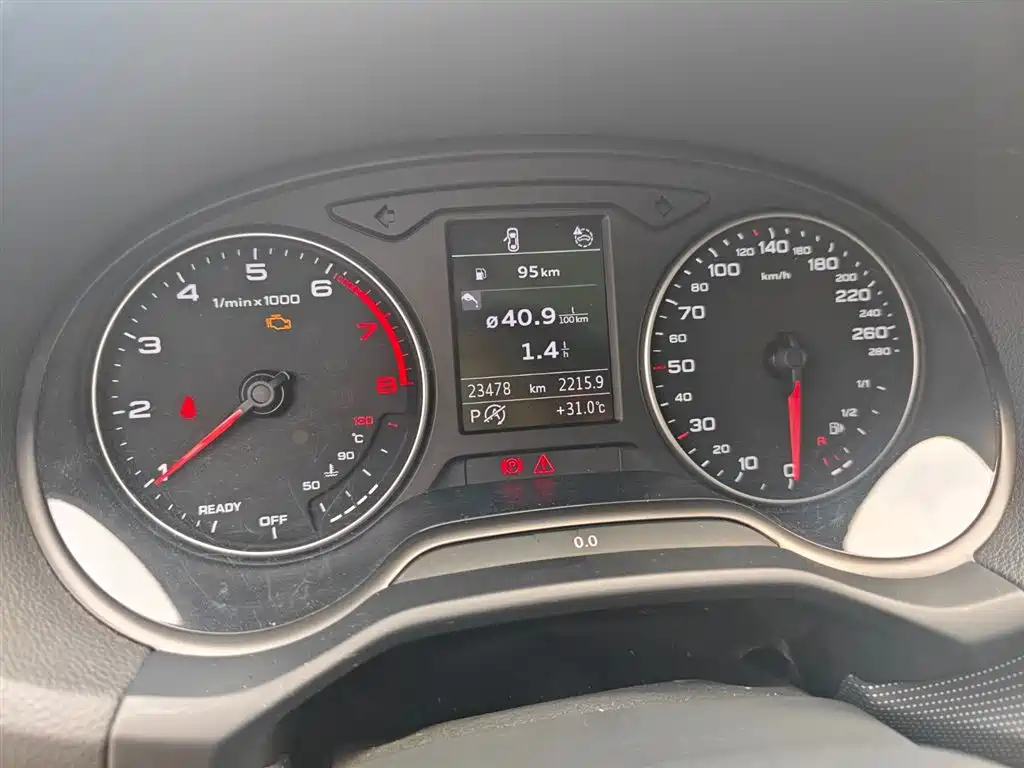 AUDI Q2L 2023
