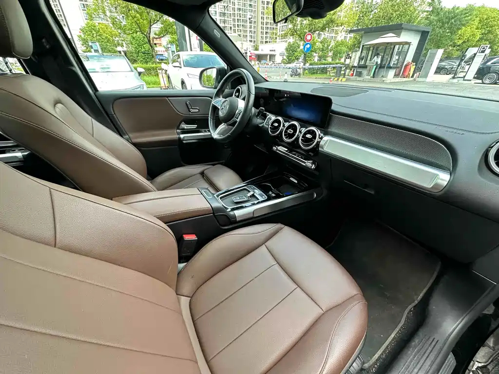 MERCEDES BENZ GLB 2023