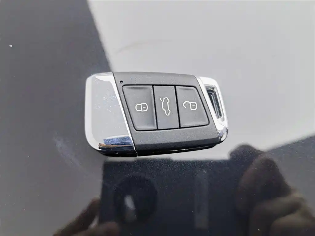 VOLKSWAGEN MAGOTAN 2018