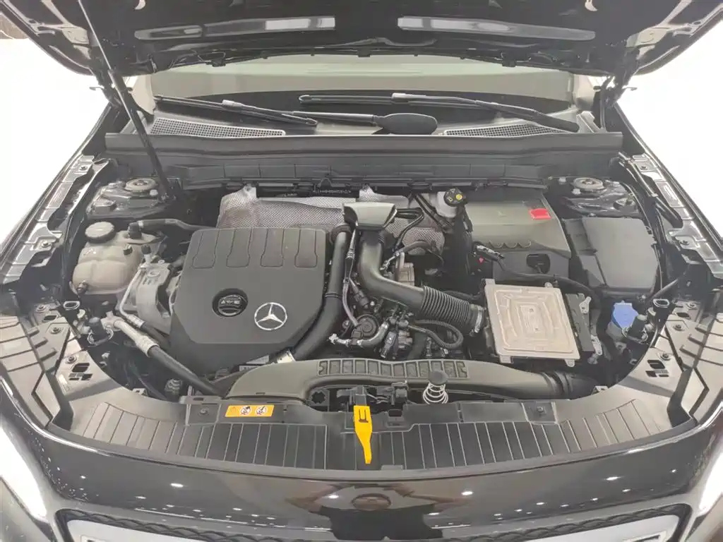 MERCEDES BENZ GLB 2021