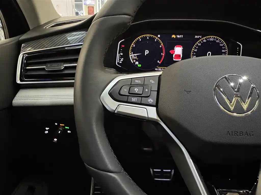 VOLKSWAGEN TIGUAN L 2024