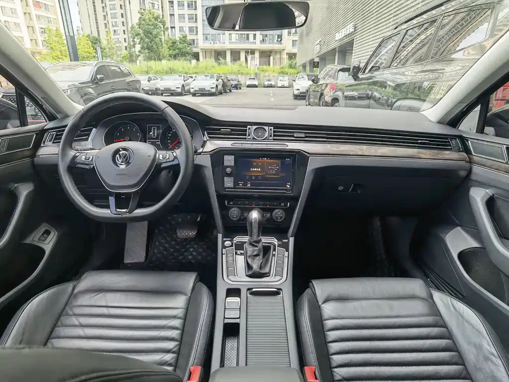 VOLKSWAGEN MAGOTAN 2019