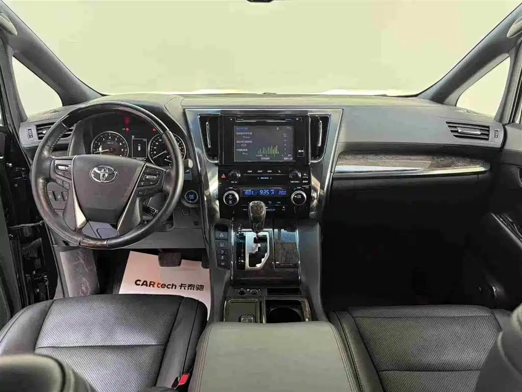 TOYOTA ALPHARD 2018