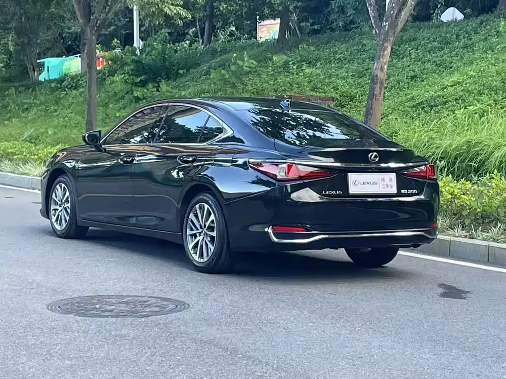LEXUS ES 2023