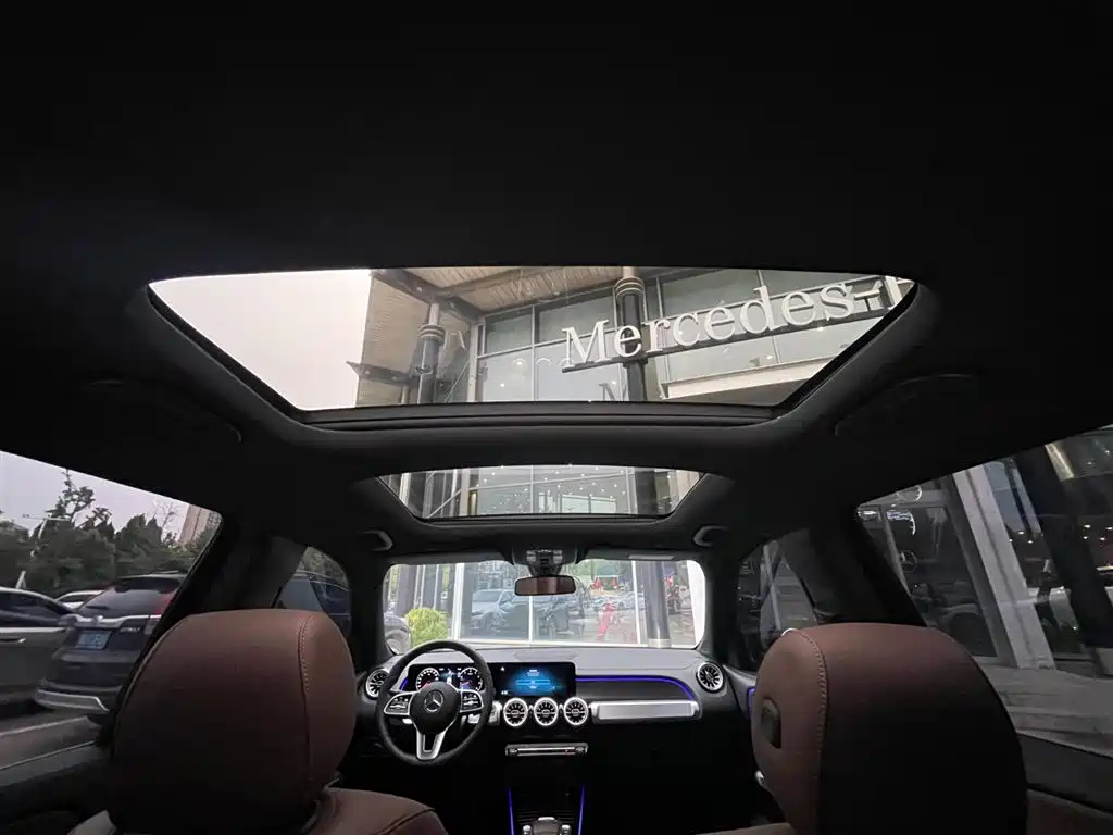 MERCEDES BENZ GLB 2023