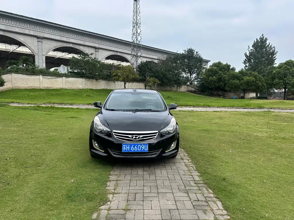 HYUNDAI ELANTRA 2012
