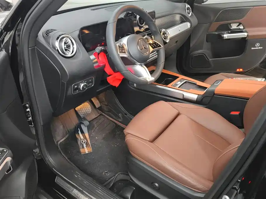 MERCEDES BENZ GLB 2025