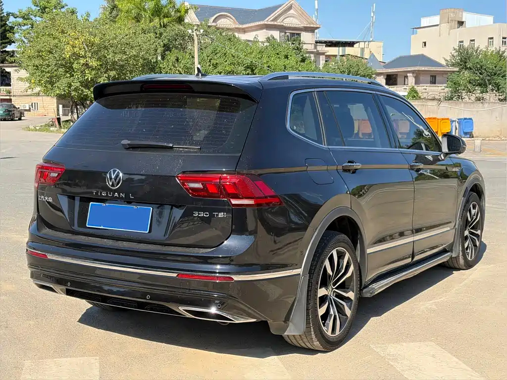 VOLKSWAGEN TIGUAN L 2021