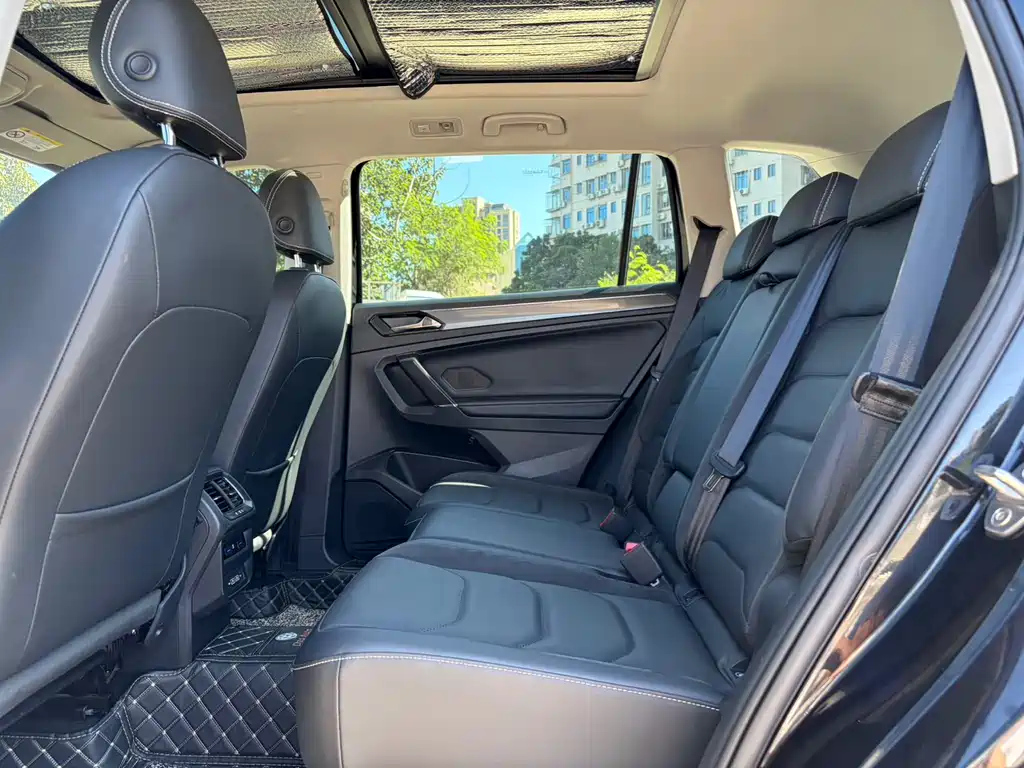 VOLKSWAGEN TIGUAN L 2021