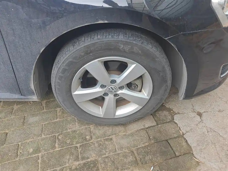 VOLKSWAGEN LAVIDA 2016