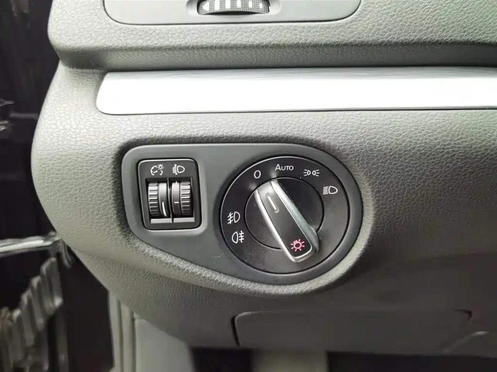 VOLKSWAGEN SHARAN 2016