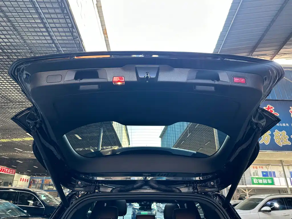 MERCEDES BENZ GLB 2024