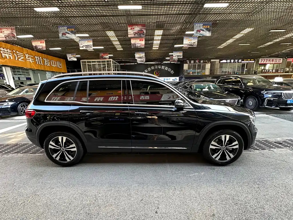 MERCEDES BENZ GLB 2024