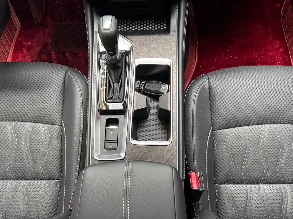 NISSAN TEANA 2024