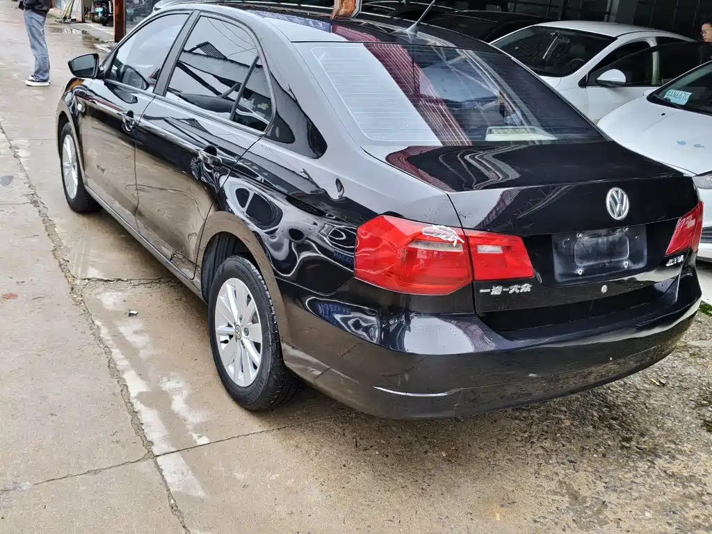 VOLKSWAGEN JETTA 2013
