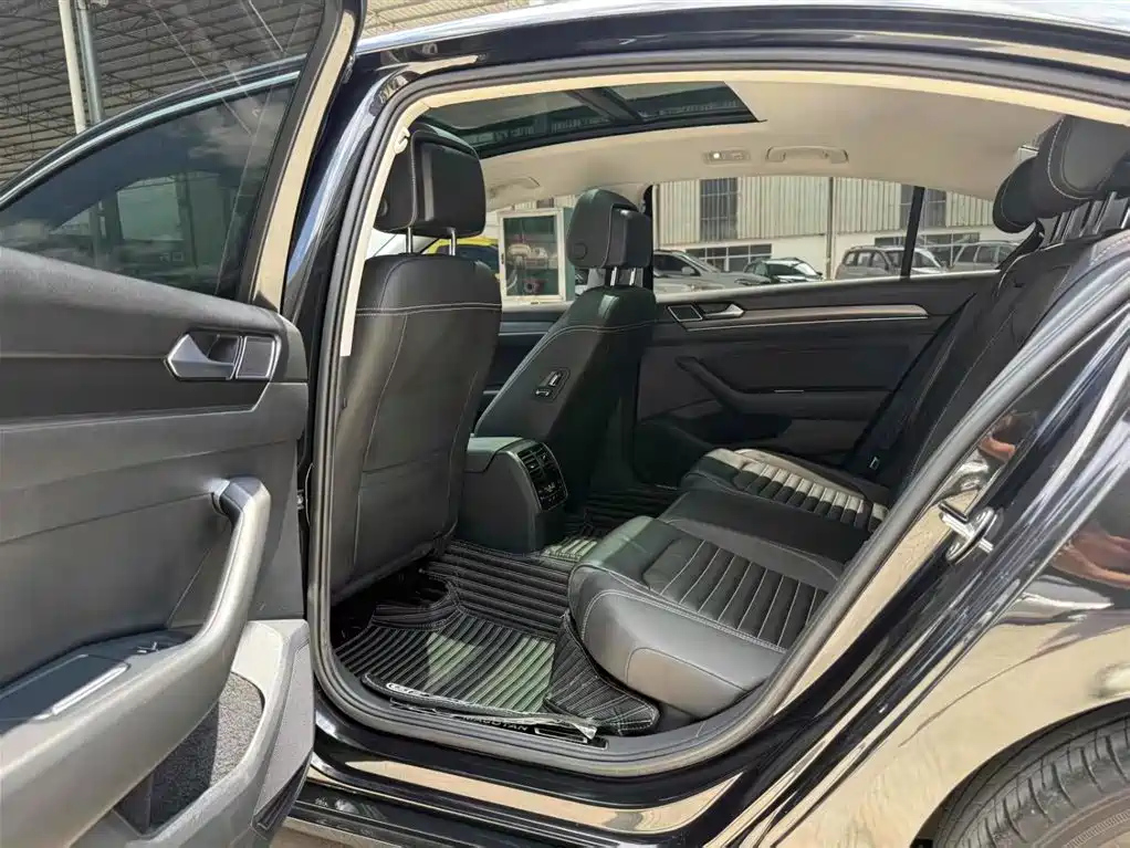 VOLKSWAGEN MAGOTAN 2020