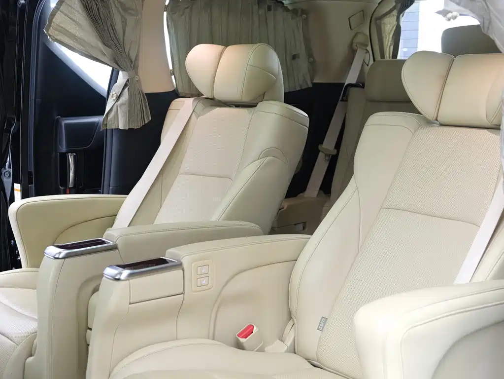 TOYOTA ALPHARD 2018