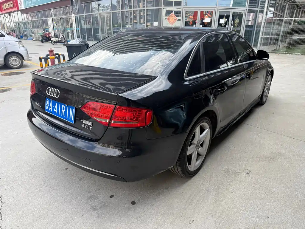 AUDI A4L 2010