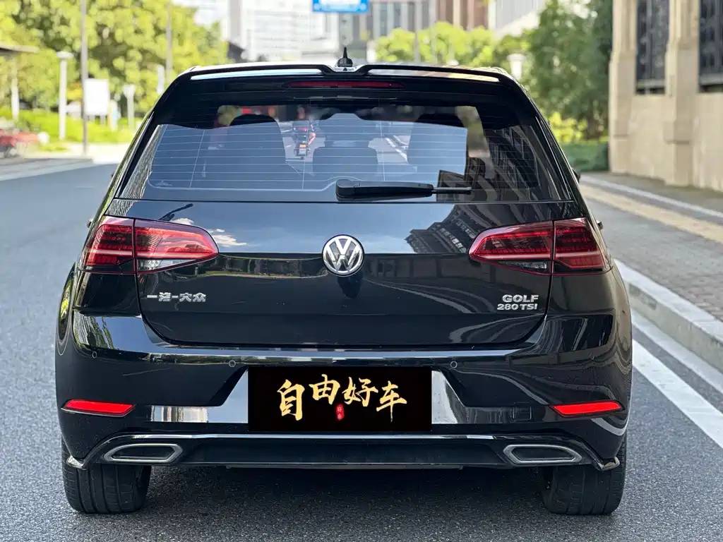 VOLKSWAGEN GOLF 2020