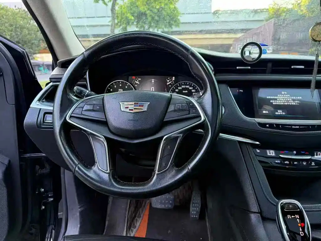 CADILLAC XT5 2018